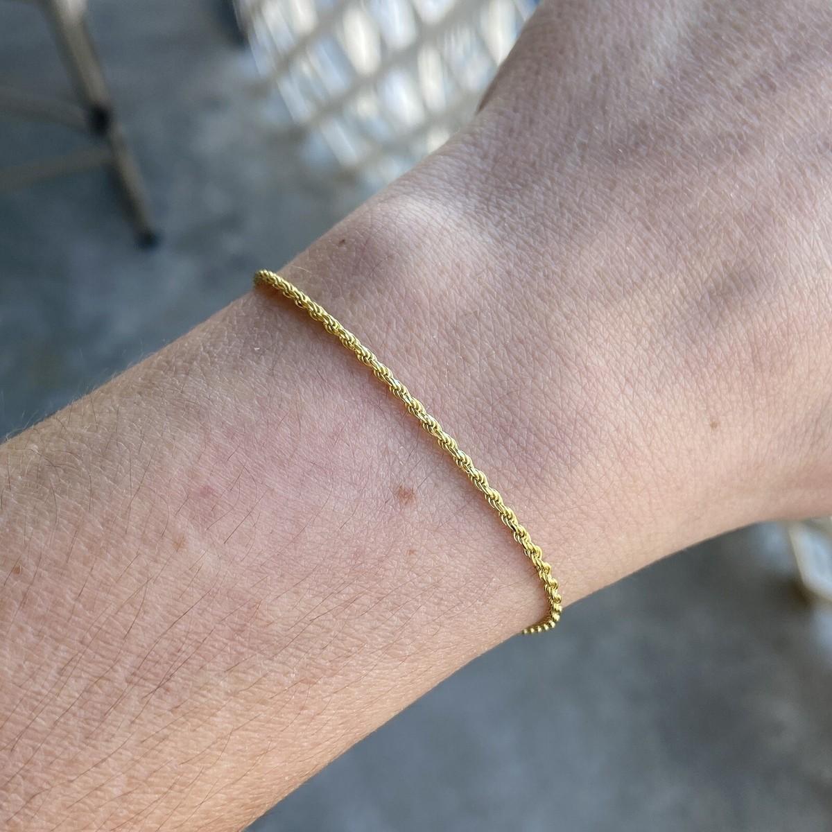 Exploring‍ Elegance: The Timeless Appeal of a 2mm Gold Rope ⁢Chain Bracelet