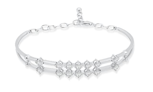 Styling Tips for Elevating Everyday outfits with Chunky Chains