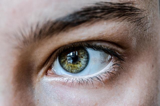 A Dive into Ethereal Shades: Crafting the Perfect Eye Looks