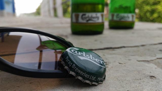 Exploring the Enduring Appeal of Ray-Ban Aviators in Modern Fashion
