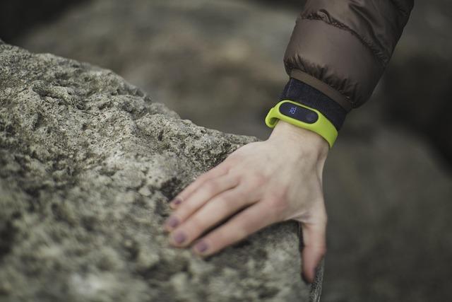 Key Features to Look for in Stylish Fitness Trackers