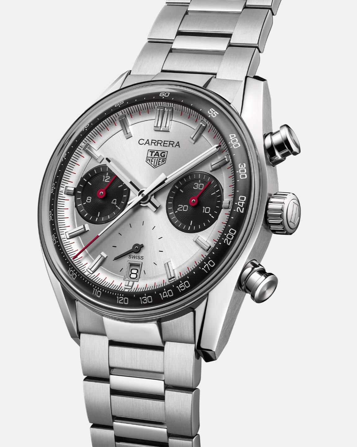 Styling Tips for ‍Incorporating ⁢the ⁢Carrera Chronograph into Your‍ Wardrobe