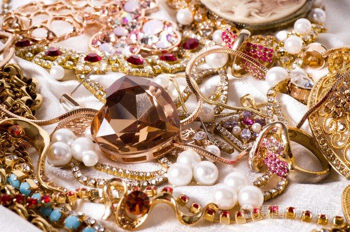 A Timeless‍ Investment: Understanding the Value of Luxury Jewelry