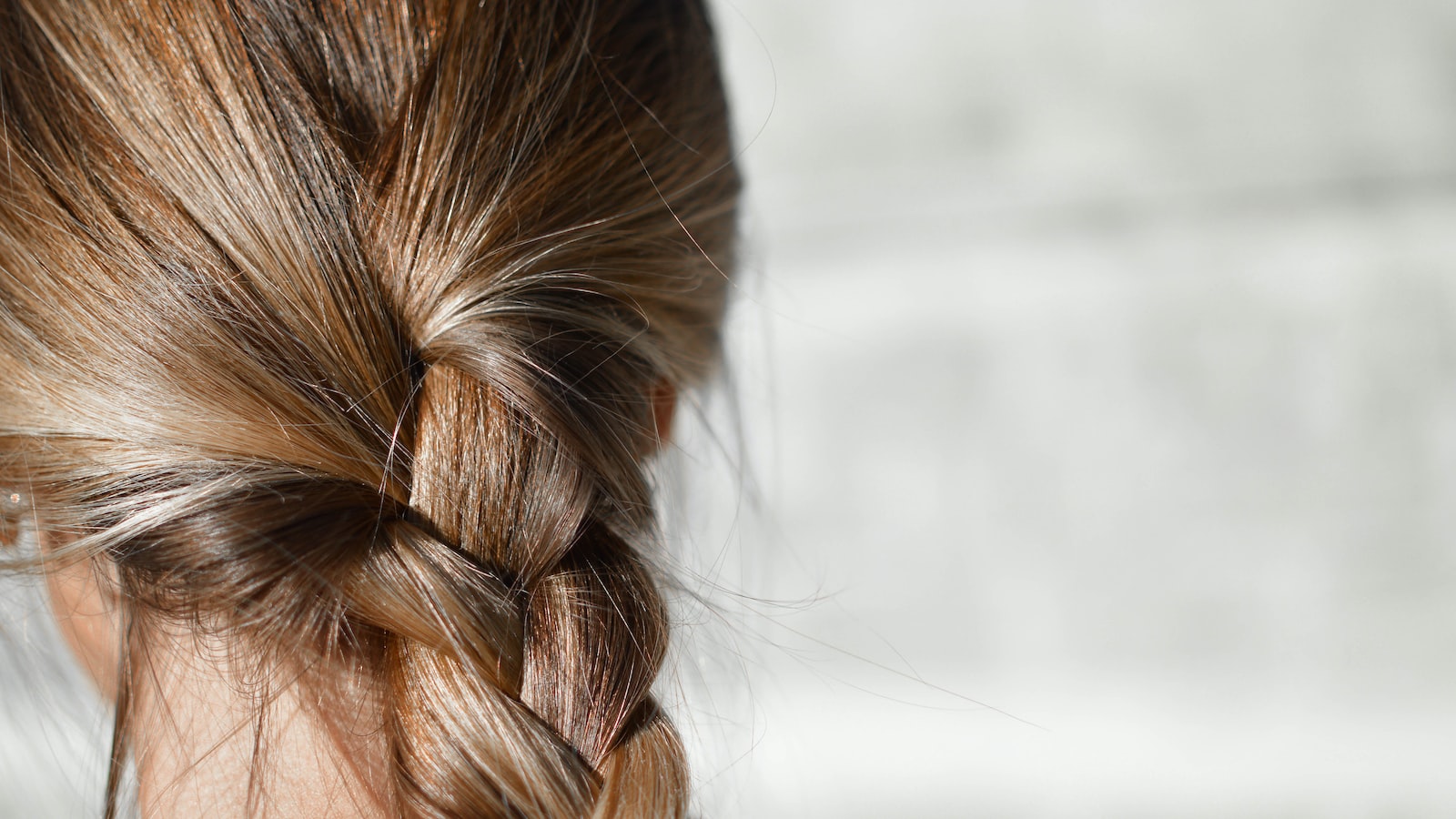 Accessorize and Enhance: ⁢Adding the ‌Finishing ‍Touch to Your Crown ⁤Braid