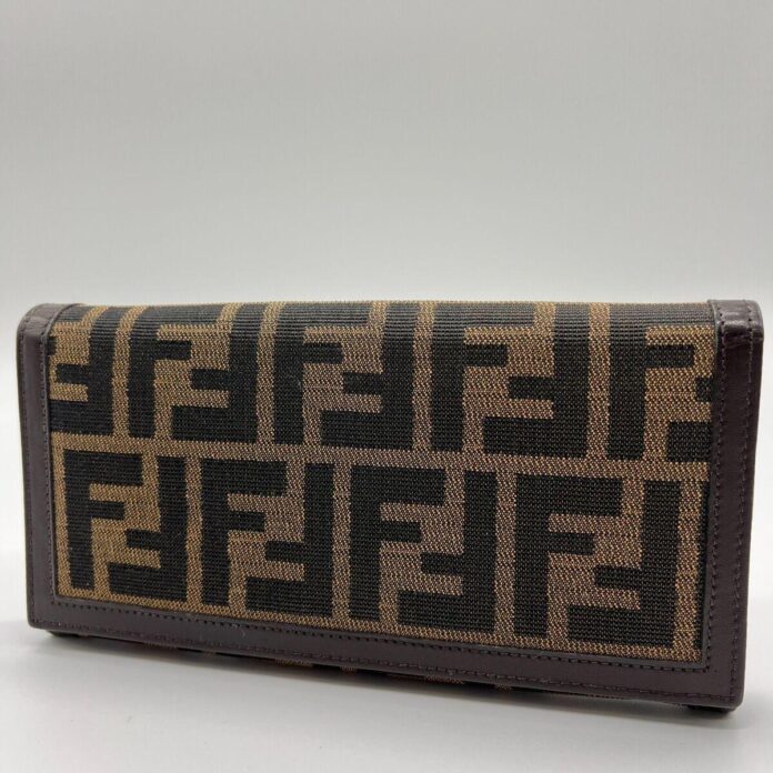 Fendi Wallet On Chain Mini Bag: Versatility in Leather