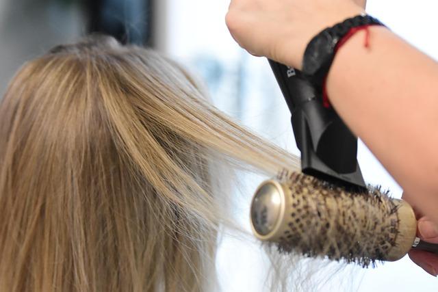 L’Oreal Professionnel AirLight Pro Hair Dryer: Lightweight and Powerful