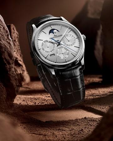 Jaeger-LeCoultre Reverso: Classic Reversible Watch with Modern Flair